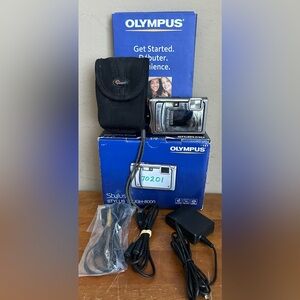 Olympus Stylus Tough 8000 Silver Camera